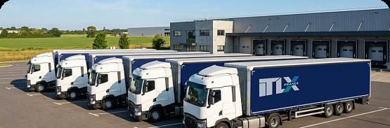 Flotte de camions ITLX alignés à quai pour les lignes régulières