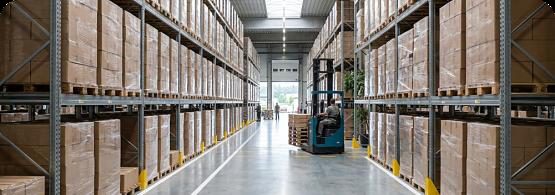 Allée de stockage dans un entrepôt logistique ITLX